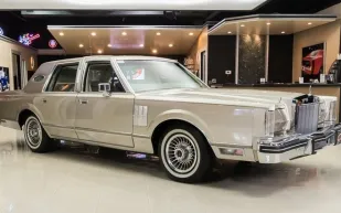 أكبر السيارات السيدان عبر التاريخ التي رأيتها في السينما 