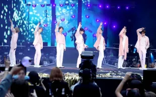 حقيقة وجود فرقة BTS في موسم الرياض 2021 (فيديو)