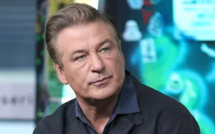 أليك بالدوين يقتل مدير تصوير فيلمه الجديد ويصيب المخرج