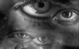 العلماء يكتشفون حيوانًا منقرضًا بـ 400 عين 