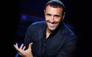 كاظم الساهر ينسى كلمات أغنيته الجديدة ما هو المطلوب مني (فيديو)