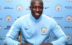 بنجامين ميندي مدافع مانشستر سيتي سيظل مسجونًا حتى هذا الوقت