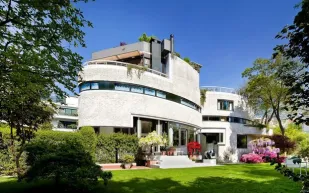 بعد السطو على فندق إقامته ميسي يعثر على منزل في باريس