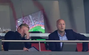 ماذا فعل كومان بعد إحراز سواريز هدفًا في شباك برشلونة؟