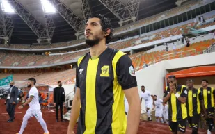 ماذا قال أحمد حجازي للاعبي الاتحاد بين شوطي مباراة ديربي جدة؟ (فيديو)