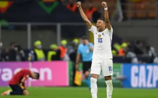 هل فازت فرنسا بدوري أمم أوروبا بخطأ تحكيمي؟ (فيديو)