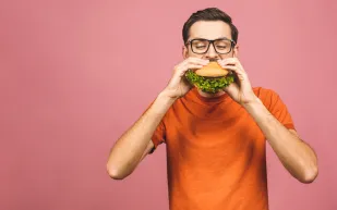 ما أسباب نقص الوزن برغم الأكل الجيد؟