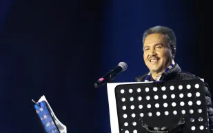 محمد عبده يرقص على طريقة مايكل جاكسون (فيديو)