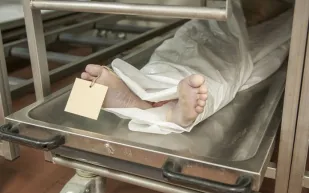 «الميت الحي».. هندي يعود من الموت بعدما أمضى ليلة كاملة في المشرحة