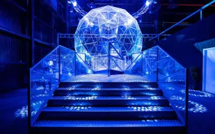 ماذا تعرف عن متاهة الكريستال في موسم الرياض؟