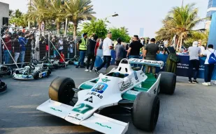 سيارة دله البركة تخطف الأنظار في معرض الرياض للسيارات