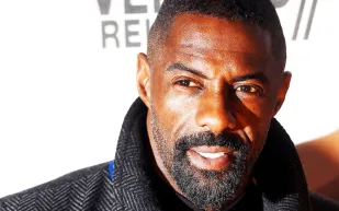 الرجال الأكثر جاذبية لهم عيون بهذا اللون