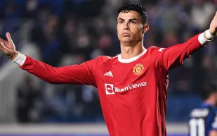  رونالدو يقدم لفتة إنسانية في مباراة لم يحرز فيها أهدافًا (فيديو)