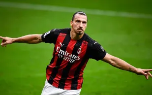 إبراهيموفيتش يحقق رقمًا أسطوريًا بالدوري الإيطالي في سن الـ 40