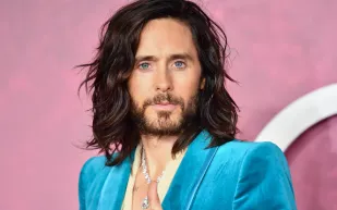 «جاريد ليتو» يستعرض جسده الرياضي في عيده ميلاده الخمسين (فيديو)