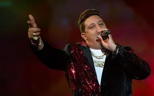 حمو بيكا مهددًا جمهوره: هقفل كل قنواتي وأعتزل المهرجانات (فيديو)