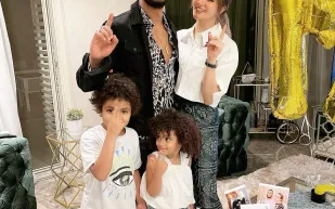 محمد رمضان ينشر صورة لزوجته ويغلق التعليقات.. ما السبب؟!