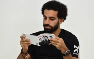 محمد صلاح عن شقيقه: «أتمنى ألاّ يتزوج كل يوم» (فيديو)