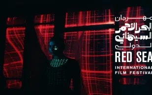 نجوم العالم يخطفن الأنظار في افتتاح مهرجان البحر الأحمر السينمائي (صور)