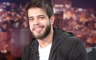 لماذا حذف أدهم نابلسي أغانيه من يوتيوب؟ (فيديو) 