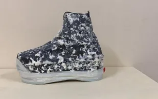 سعودي يخترع حذاءً عسكريًا مضادًا للألغام