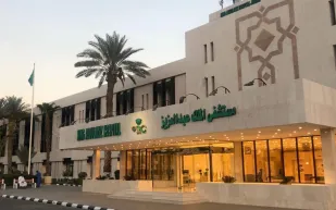 فريق طبي سعودي ينقذ طفلاً ابتلع سوارًا 