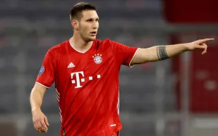 صورة من مباراة بايرن ميونيخ وبرشلونة تثير جدلاً واسعًا