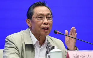 قفزة في ثروة «الذئب المتفرد» تُزيح وارين بافيت من مركزه بقائمة أثرياء العالم