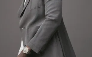 ساعات تكمل جمال طلة الرمادي هذا الموسم 