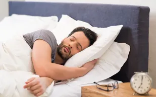 فوائد النوم .. حماية من أمراض الذاكرة ويكبح السمنة