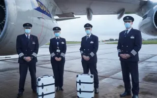 حقيبة فاخرة مصممة بأجزاء من طائرات بوينج 747 (صور)