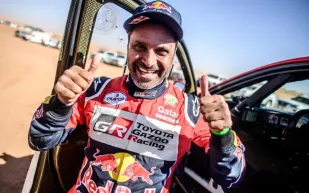 سائق قطري يفوز بالمرحلة الأولى من رالي دكار السعودية 2022