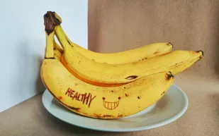 أضرار الموز على البرد وقائمة بالمأكولات الممنوعة