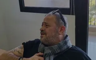 جورج وسوف يغني لفيروس كورونا في أثناء تلقيه اللقاح (فيديو)