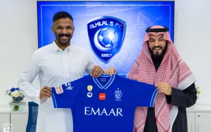 بدعم من الوليد بن طلال.. محمد العويس هلالي حتى 2025