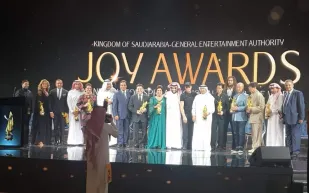 مَنْ النجوم المشاركون في حفل جوائز joy awards بموسم الرياض؟