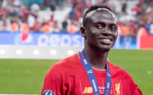 ماذا قال ماني في رسالته إلى محمد صلاح وكيتا؟ (فيديو)