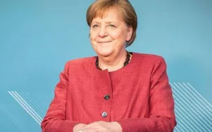 في حادثة مثيرة للدهشة.. سرقة أنجيلا ميركل في وجود حراسها الشخصيين