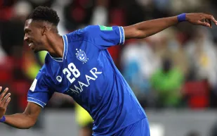 تفاصيل مثيرة في أزمة توقيع اللاعب كنو لـ«النصر»