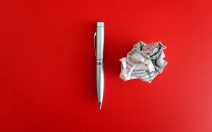 من هو الشاعر الذي قتله شعره؟ لقب بـ «معجزة عصره»