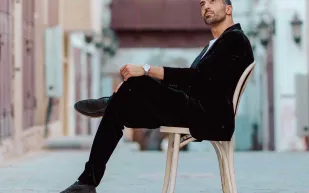 جلسة تصوير خاصة مع محمد التركي رئيس لجنة مهرجان البحر الأحمر السينمائي