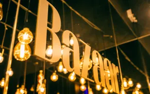مطعم BAZAAR يقدم أجواء موسيقية في دبي بـ «ميدان»
