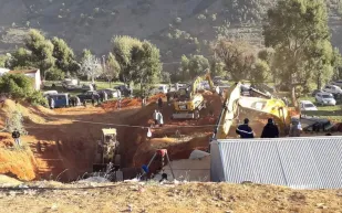 انهيار صخري يؤخر عملية إنقاذ الطفل ريان 