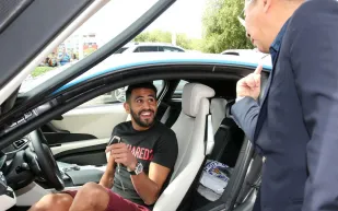 كم تبلغ ثروة الجزائري رياض محرز في 2022؟