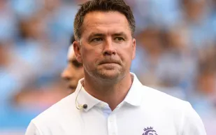 مايكل أوين يحذر ليفربول من فخ محمد صلاح