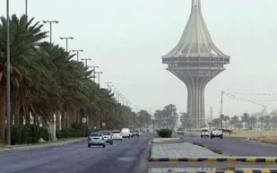 مدينة «السيح» السعودية تشهد إحدى أطول موائد الإفطار الرمضانية