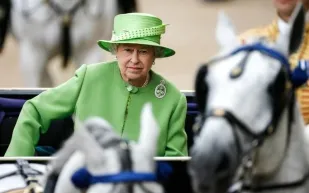 الملكة إليزابيث تحكي تجربتها مع فيروس كورونا