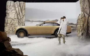 إصدار محدود من سيارة مرسيدس بلمسات مصمم أزياء شهير (فيديو)