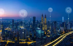 «إلكترومين» تدشن شبكة من 100 محطة شحن كهربائية للسيارات تغطي أنحاء السعودية