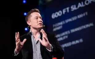 إيلون ماسك يرد على انتقادات الـ44 مليار دولار